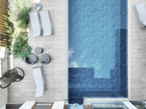 Pool view, Swimming pool, sunbed