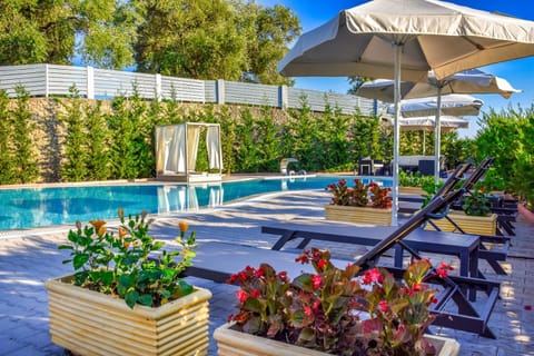 Patio, Garden view, Pool view, sunbed
