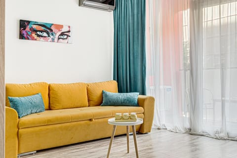 Living room, Seating area, air conditioner