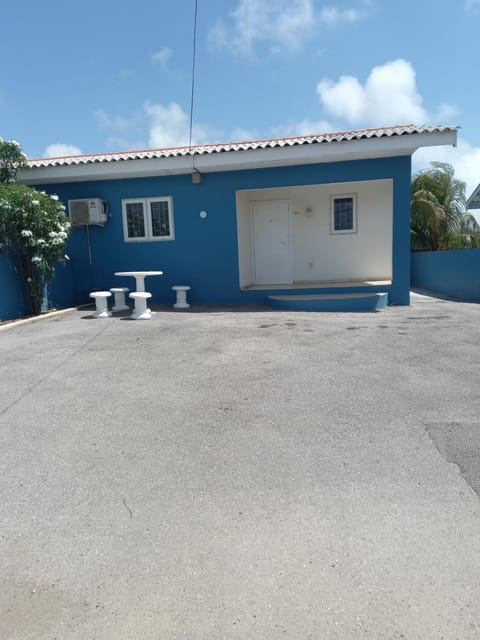Patio, Facade/entrance