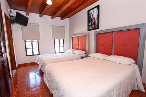 Bed, TV and multimedia, Photo of the whole room