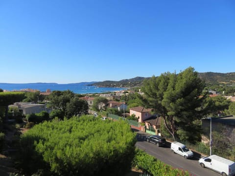 Studio calme avec terrasse à Bormes-les-Mimosas - FR-1-610-17 Apartment in Le Lavandou
