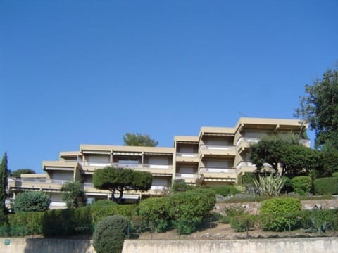 Studio calme avec terrasse à Bormes-les-Mimosas - FR-1-610-17 Apartment in Le Lavandou