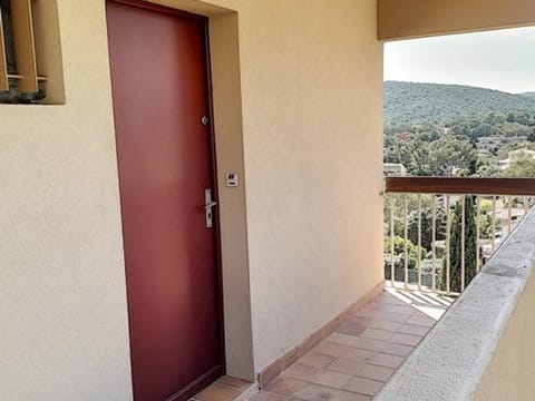 Studio calme avec terrasse à Bormes-les-Mimosas - FR-1-610-17 Apartment in Le Lavandou