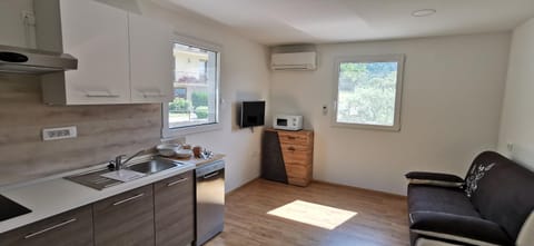 TV and multimedia, Kitchen or kitchenette