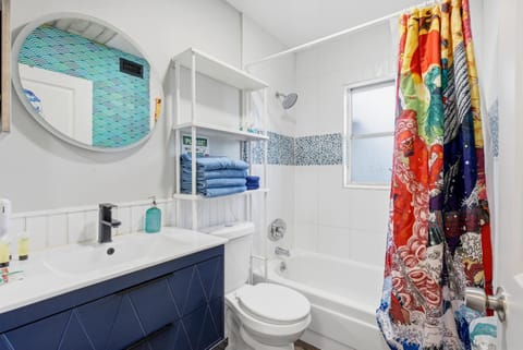 Mermaid-Shark 6BR House With Pool, Jacuzzi - Steps to Siesta Key Beach House in Siesta Beach