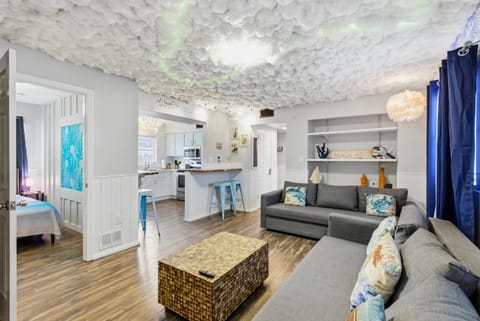 Mermaid-Shark 6BR House With Pool, Jacuzzi - Steps to Siesta Key Beach House in Siesta Beach