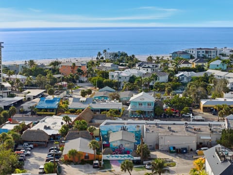 Mermaid-Shark 6BR House With Pool, Jacuzzi - Steps to Siesta Key Beach House in Siesta Beach
