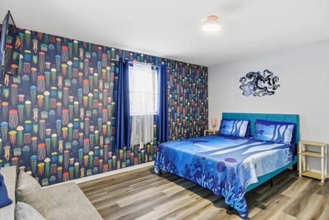 Mermaid-Shark 6BR House With Pool, Jacuzzi - Steps to Siesta Key Beach House in Siesta Beach