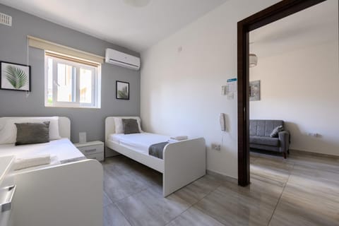 Bed, Bedroom, air conditioner