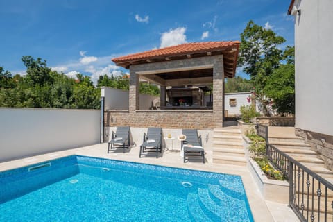 Seating area, Pool view, Swimming pool