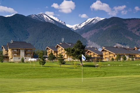 Pirin Golf Hotel Private Studios - Sani, Bansko Apartment in Blagoevgrad Province