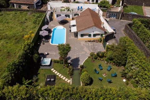 Property building, Bird's eye view, Garden, Garden view, Pool view, Swimming pool