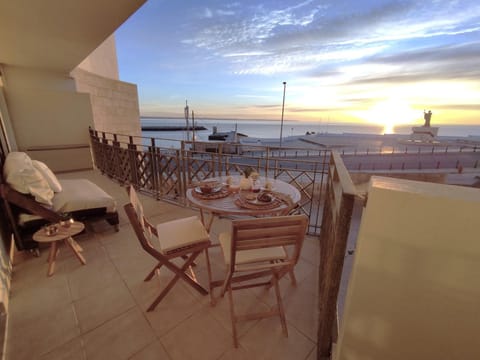 Balcony/Terrace, Balcony/Terrace, Beach, Sea view, Sea view, Sunrise