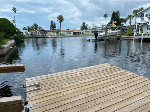 Gorgeous Seaside Seashell Cottage! House in Hudson