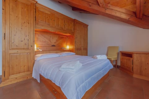 CHALET PONTAL 6 - Relax e vista sulle montagne - COUR 0143 Apartment in Courmayeur