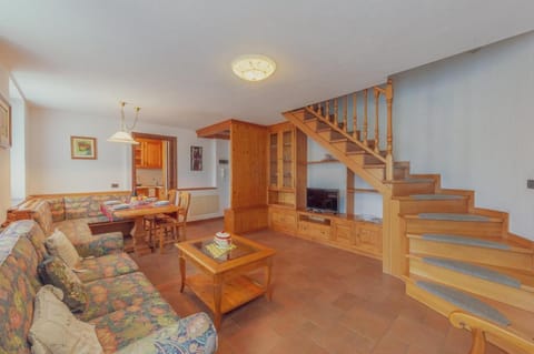 CHALET PONTAL 6 - Relax e vista sulle montagne - COUR 0143 Apartment in Courmayeur