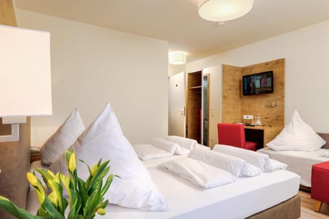 Photo of the whole room, Photo of the whole room