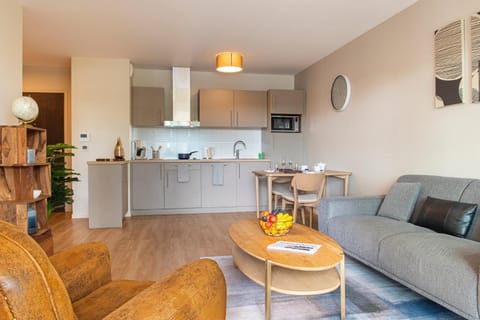 Kitchen or kitchenette, Living room, Photo of the whole room, Seating area, Dining area, oven, stove, kitchen