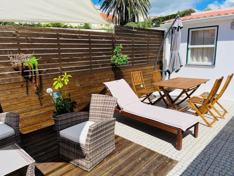 Balcony/Terrace, sunbed