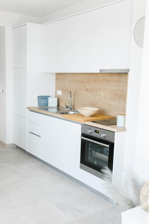 Kitchen or kitchenette, Breakfast, kitchen