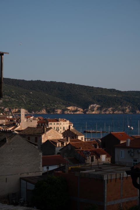 PALM TREE Apartment in Komiža