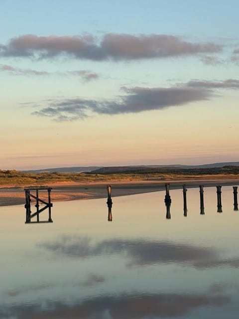 Beachfront Panoramic Seaview Free Wifi & Parking House in Lossiemouth