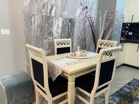 TV and multimedia, Kitchen or kitchenette, Living room, Seating area, minibar