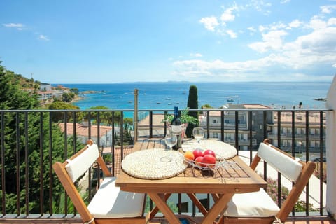 View (from property/room), Balcony/Terrace, Sea view