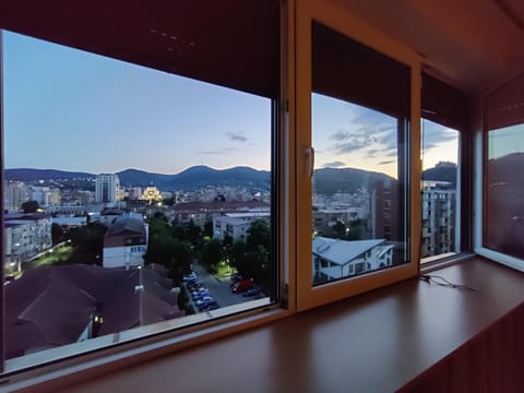City view, Mountain view