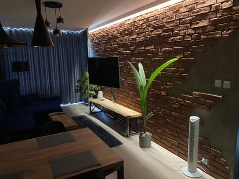 Communal lounge/ TV room, TV and multimedia, Living room