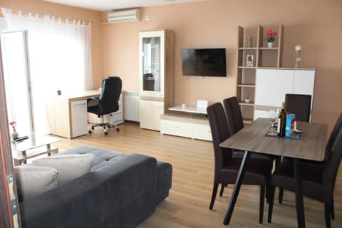 Living room, Dining area