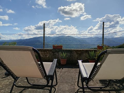Natural landscape, Mountain view, sunbed