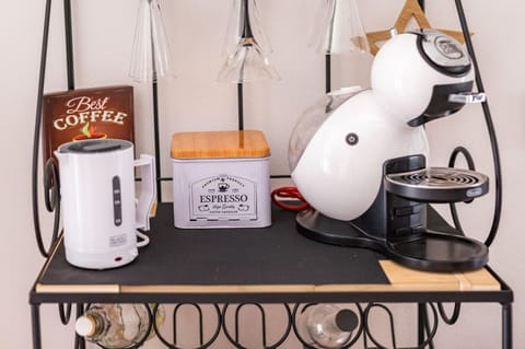 Coffee/tea facilities, Internal: Not applicable to any particular room