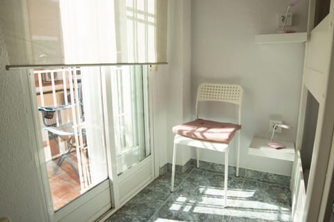 Bed, Photo of the whole room, Bedroom, internet