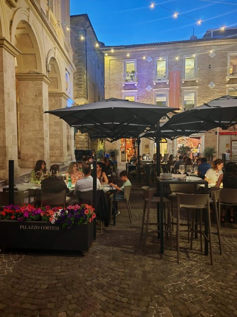 Property building, Restaurant/places to eat