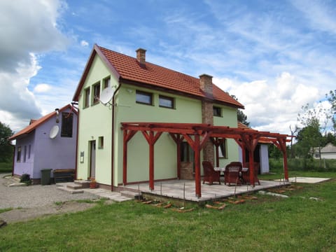 Propolis house House in Lika-Senj County