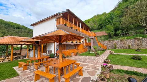 Kuca Stojanovica Topli Do Apartment in Serbia