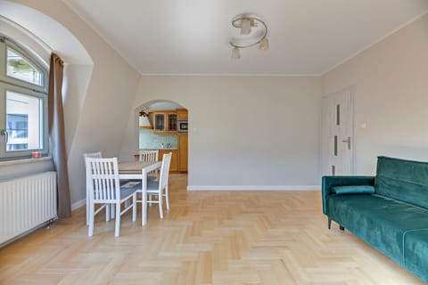 Kitchen or kitchenette, Living room, Photo of the whole room, Seating area, Dining area, Area and facilities