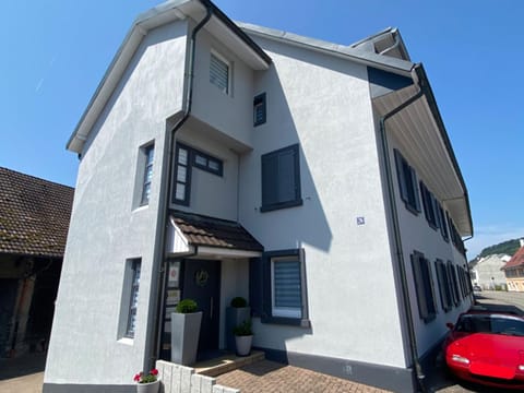 Property building, Facade/entrance