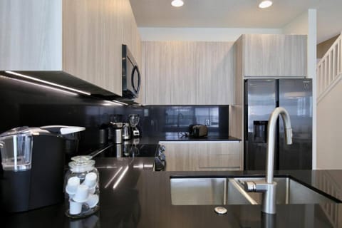 Great 4 bedroom townhouse in Hidden Forest, with private pool! House in Four Corners