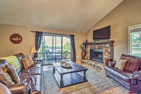 1 Mi to Margaritaville! Cabin with Resort Perks Cabin in Lake of the Ozarks