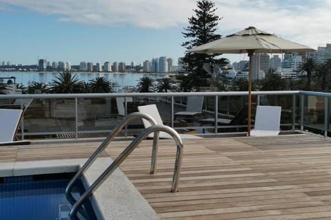 View (from property/room), Balcony/Terrace, Sea view, Swimming pool, sunbed