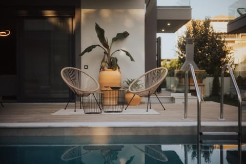 Patio, Day, Pool view, Swimming pool, sunbed