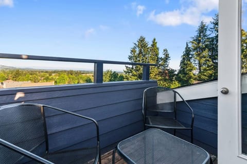 Dogwood Villa House in Dundee