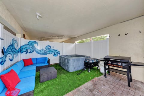 BBQ facilities, Hot Tub, Seating area