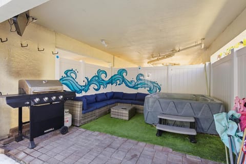 BBQ facilities, Hot Tub, Seating area