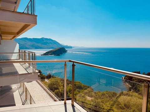 Nearby landmark, Day, Natural landscape, Balcony/Terrace, Mountain view, Sea view