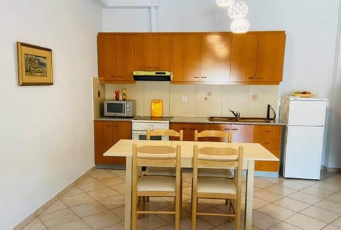 Kitchen or kitchenette, Communal kitchen