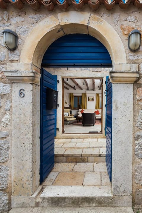 Harbour Holiday Home "Vilmin Dvor" Villa in Murter